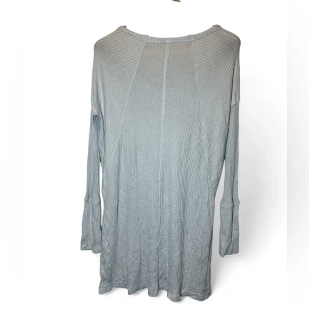 Free People Women M Baby Blue Waffle Knit Oversized Thermal Tunic Pullover Shirt